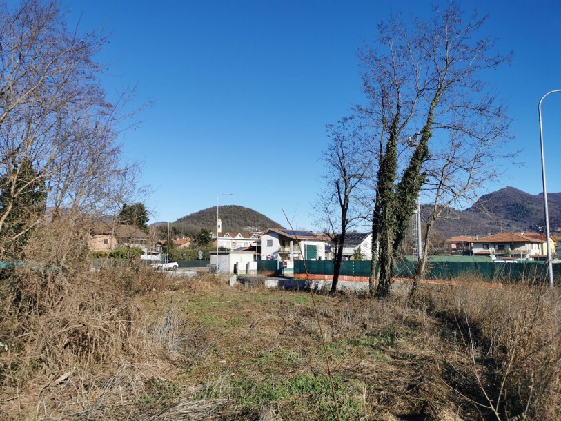 ARCISATE BRENNO USERIA, TERRENO EDIFICABILE-1