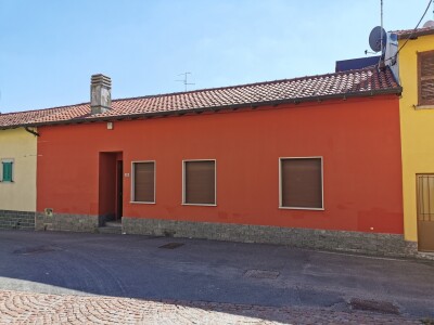 SALTRIO, PORZIONE DI CASA