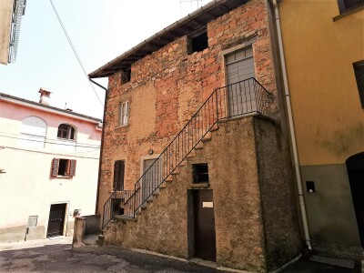 CAVAGNANO, PORZIONE DI CASA CON ACCESSORI