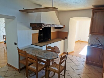 BISUSCHIO (POGLIANA), APPARTAMENTO CON GIARDINO