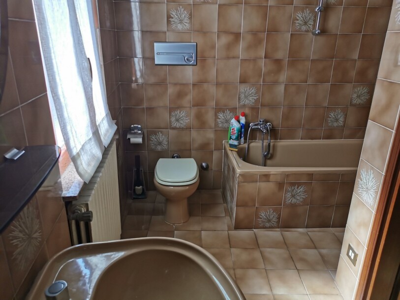 SALTRIO, PORZIONE DI CASA-10