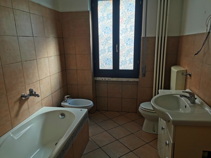 INDUNO OLONA, BI-TRILOCALE CON BOX-13