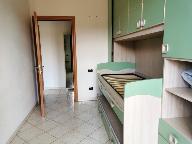ARCISATE, TRILOCALE CON BOX-11