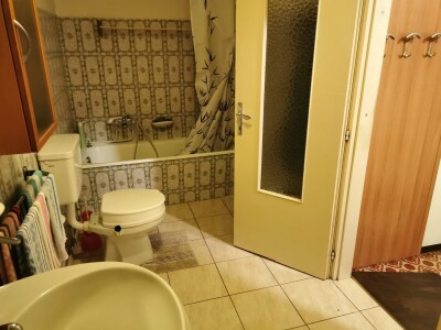 CUASSO AL MONTE, TRILOCALE CON BOX-12