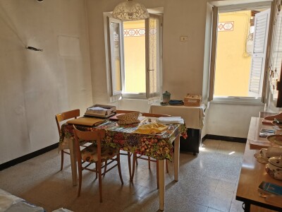 CAVAGNANO, PORZIONE DI CASA CON ACCESSORI