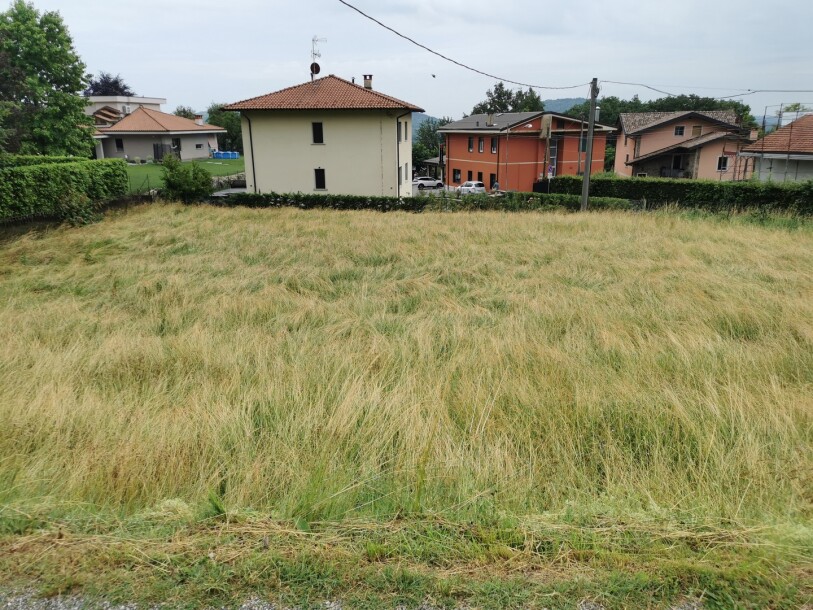 CLIVIO, TERRENO EDIFICABILE-2