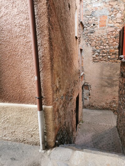 CUASSO AL MONTE, PORZIONE DI CASA