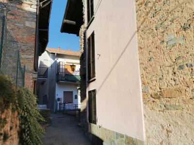 CUASSO AL MONTE, BORGNANA, PORZIONE DI CASA