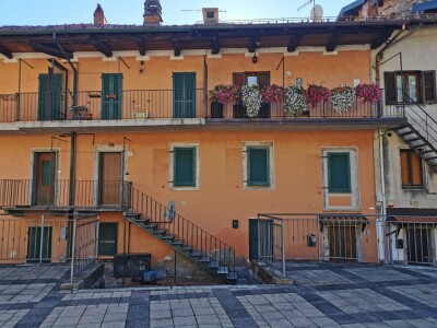 BISUSCHIO (POGLIANA), APPARTAMENTO CON GIARDINO
