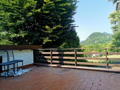 ARCISATE, VILLA BIFAMILIARE