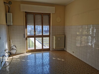 ARCISATE, COMODO TRILOCALE