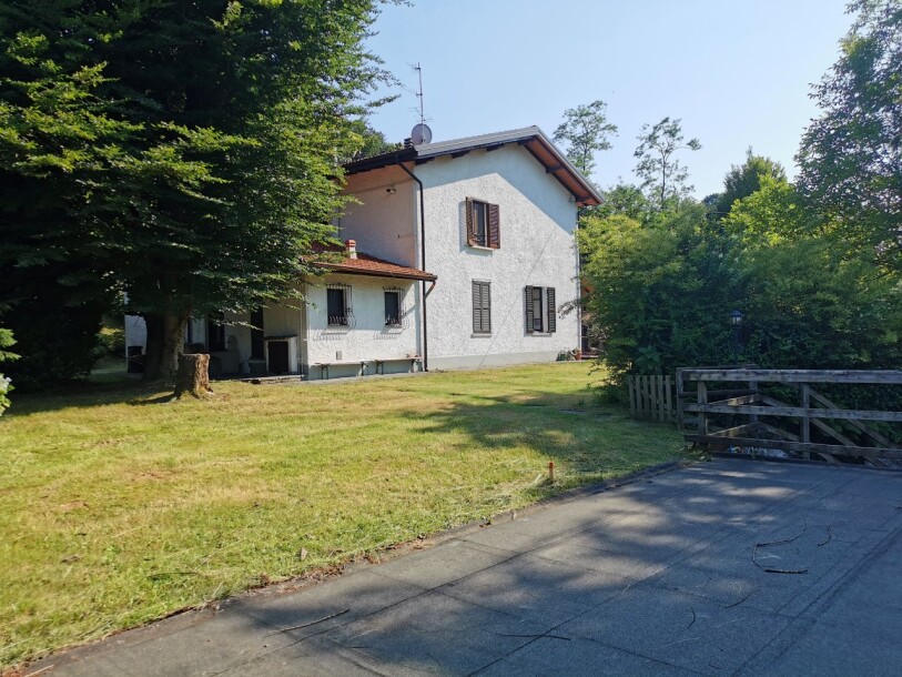 ARCISATE, VILLA BIFAMILIARE-3