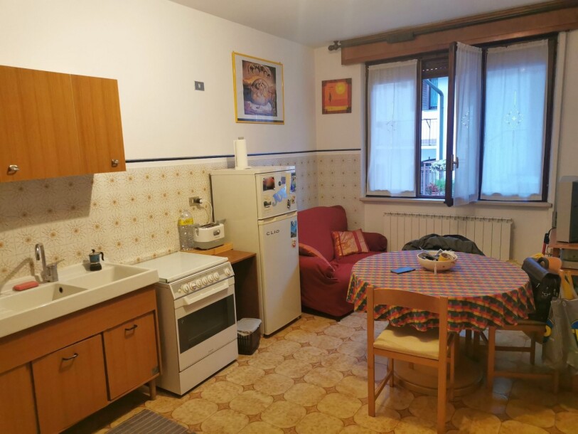 BISUSCHIO, PORZIONE DI CORTE-3