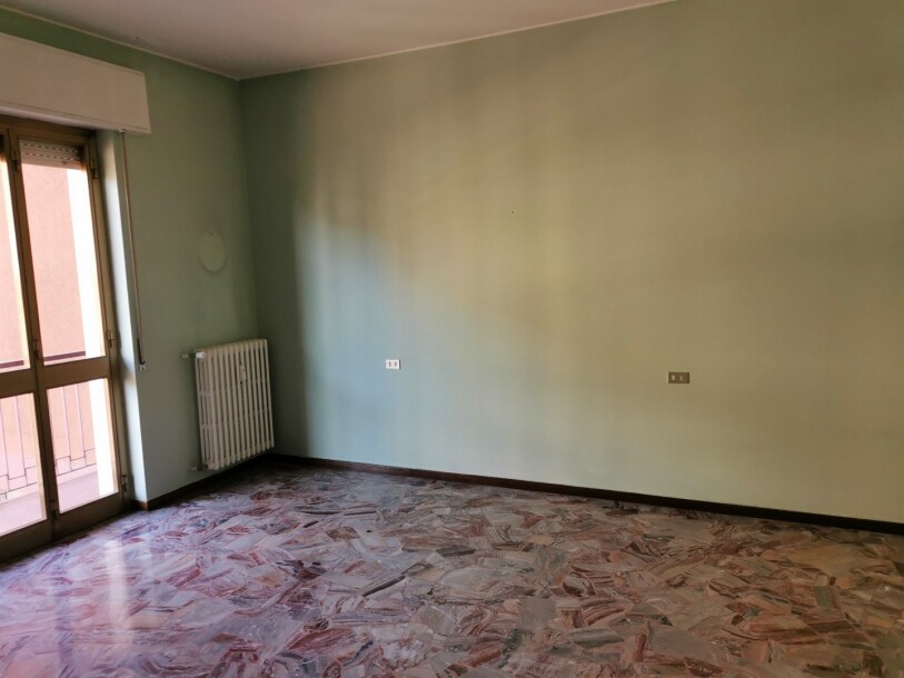 ARCISATE, COMODO TRILOCALE-6