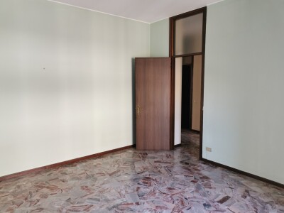 ARCISATE, COMODO TRILOCALE