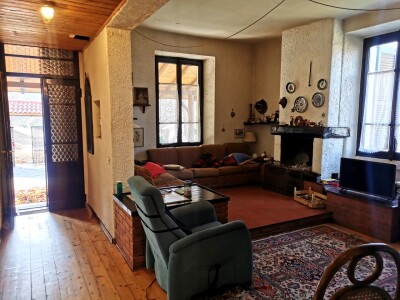 ARCISATE, VILLA BIFAMILIARE