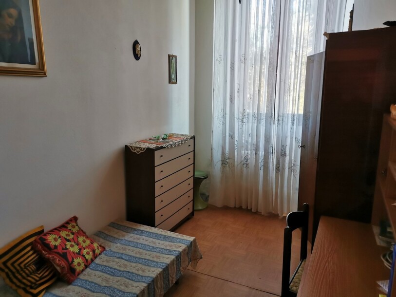 CUASSO AL MONTE, TRILOCALE CON BOX-8