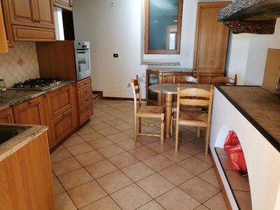 BISUSCHIO (POGLIANA), APPARTAMENTO CON GIARDINO