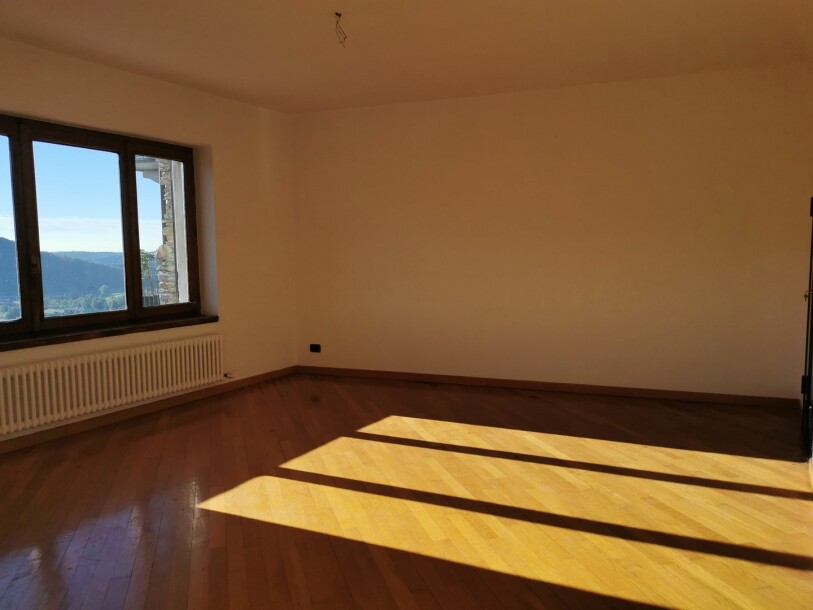 BISUSCHIO (POGLIANA), APPARTAMENTO CON GIARDINO-1