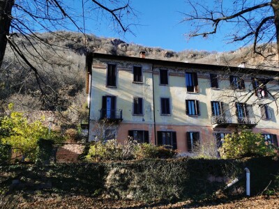 CUASSO AL MONTE, TRILOCALE CON BOX-20