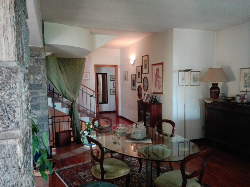 CUASSO AL MONTE, VILLA CON GIARDINO-2