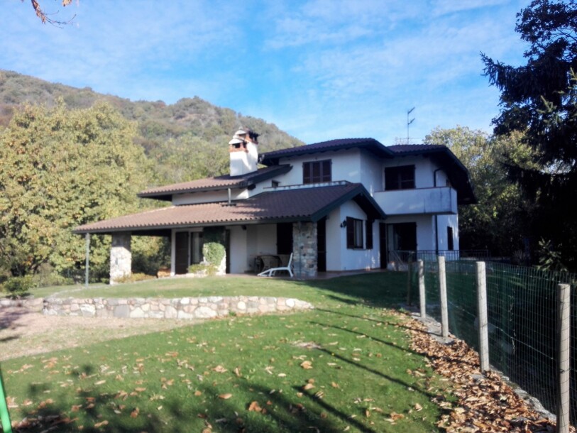 CUASSO AL MONTE, VILLA CON GIARDINO-19