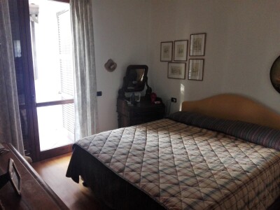 CUASSO AL MONTE, VILLA CON GIARDINO