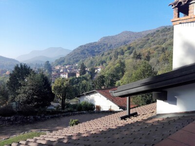 CUASSO AL MONTE, VILLA CON GIARDINO
