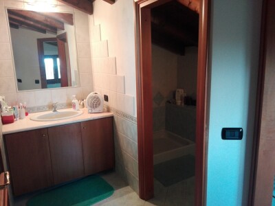 CUASSO AL MONTE, VILLA CON GIARDINO