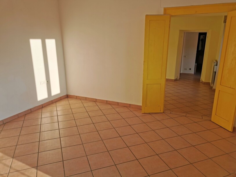 INDUNO OLONA, BILOCALE CON BOX-6