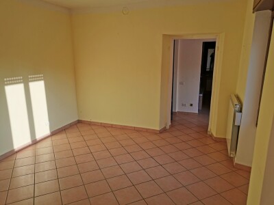 INDUNO OLONA, BILOCALE CON BOX