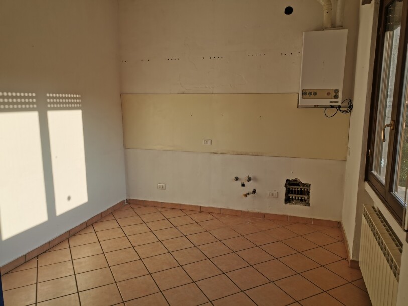 INDUNO OLONA, BILOCALE CON BOX-5