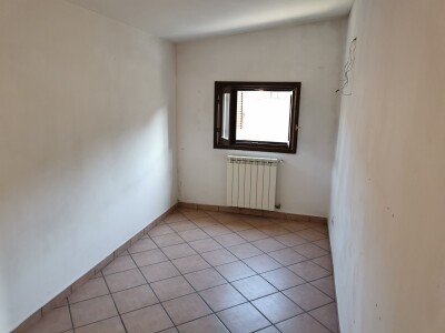 INDUNO OLONA, BILOCALE CON BOX