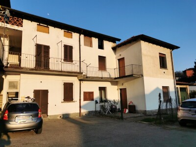 INDUNO OLONA, BILOCALE CON BOX